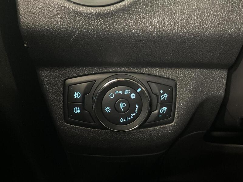 Ford Transit Courier vaihtoauto