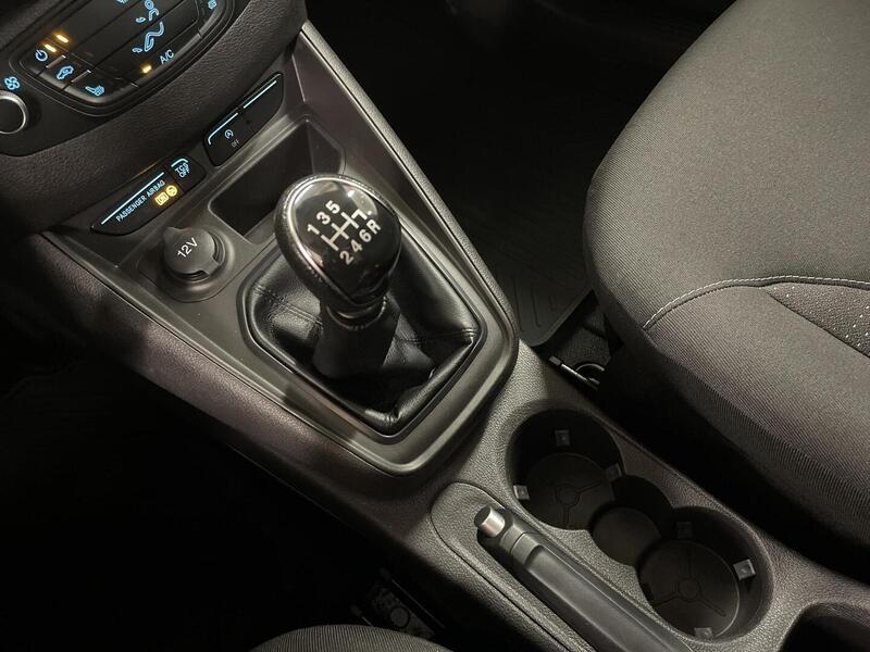 Ford Transit Courier vaihtoauto