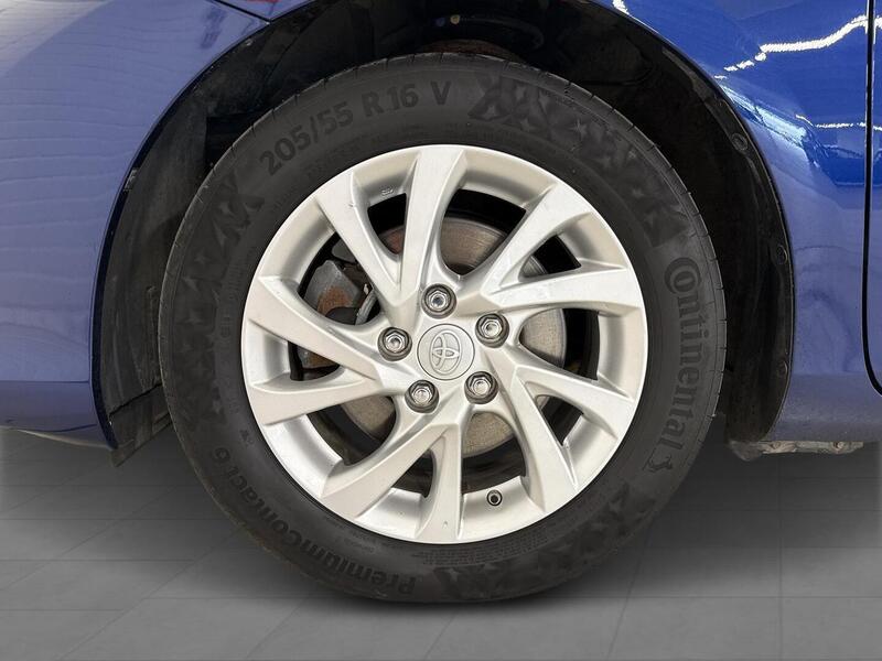 Toyota Auris vaihtoauto