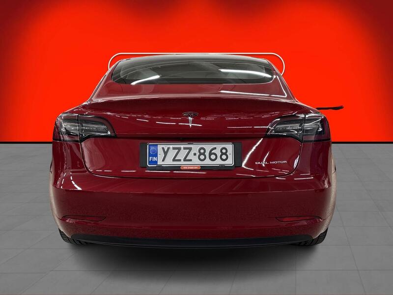 Tesla Model 3 vaihtoauto