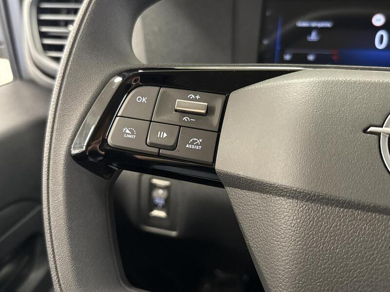 Opel Vivaro vaihtoauto