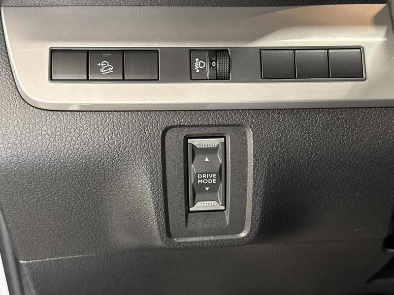 Opel Vivaro vaihtoauto