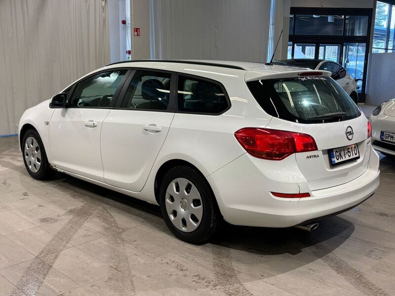 Opel Astra vaihtoauto