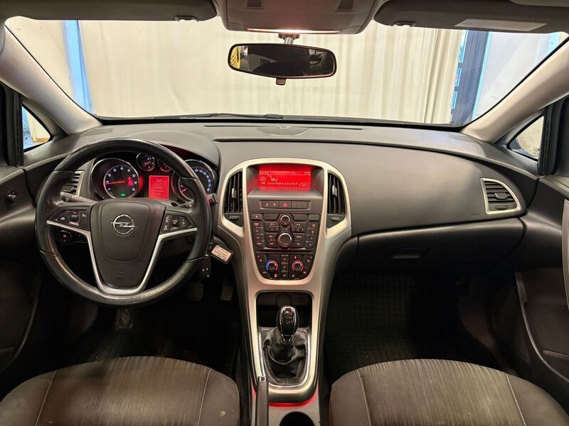 Opel Astra vaihtoauto