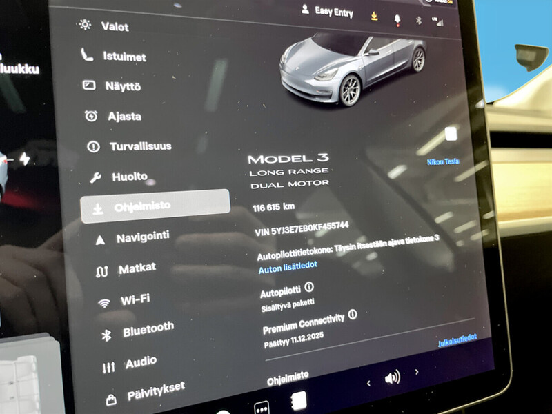 Tesla Model 3 vaihtoauto