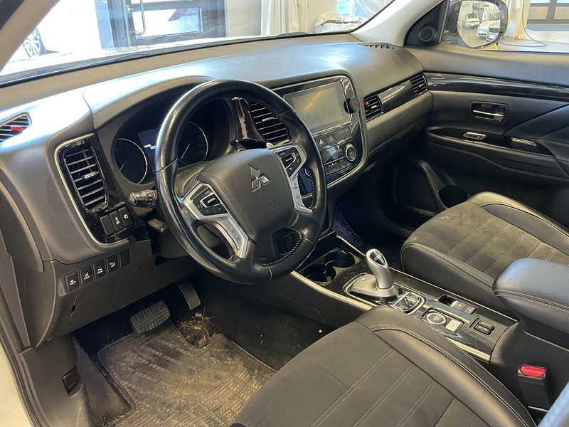Mitsubishi Outlander PHEV vaihtoauto