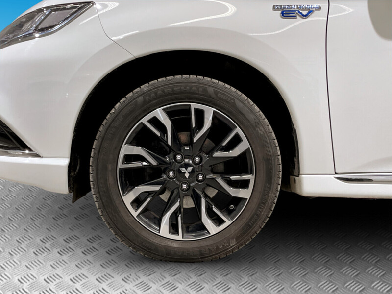 Mitsubishi Outlander PHEV vaihtoauto