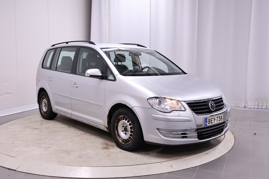 Volkswagen Touran vaihtoauto