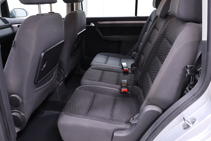 Volkswagen Touran vaihtoauto