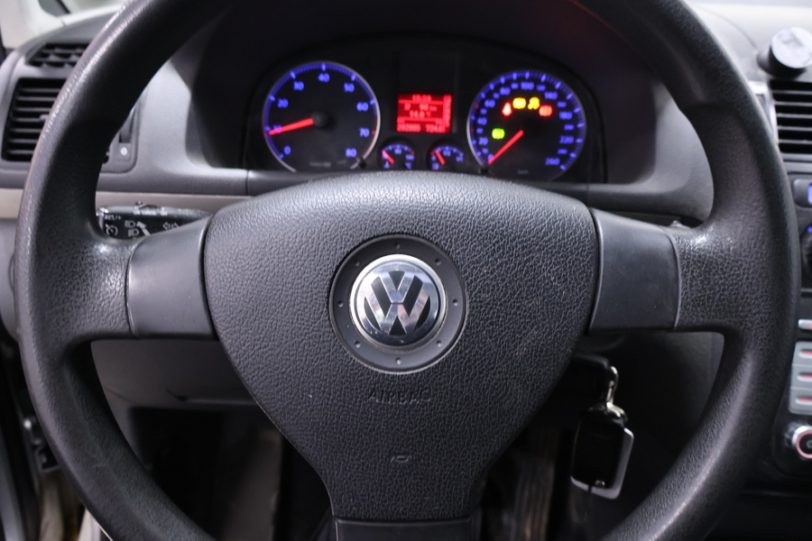 Volkswagen Touran vaihtoauto