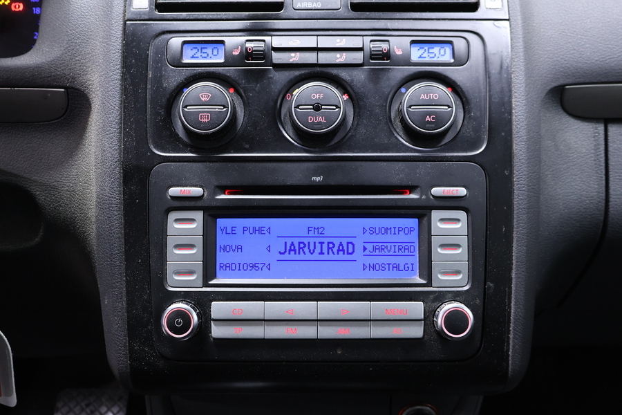 Volkswagen Touran vaihtoauto