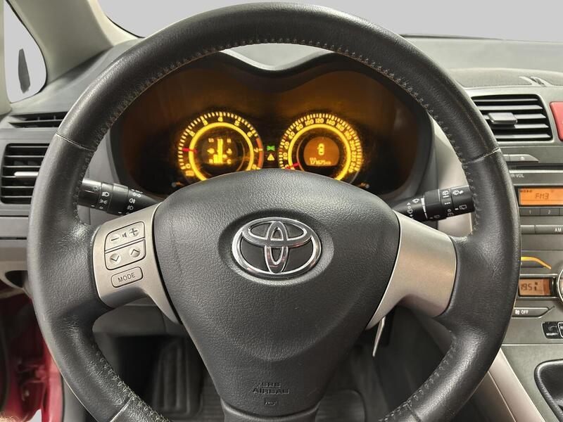 Toyota Auris vaihtoauto