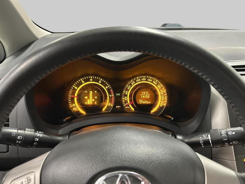 Toyota Auris vaihtoauto