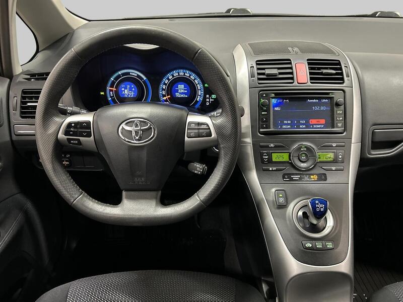 Toyota Auris vaihtoauto