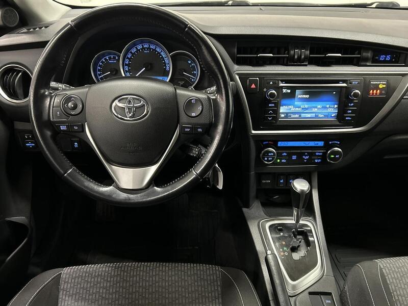 Toyota Auris vaihtoauto