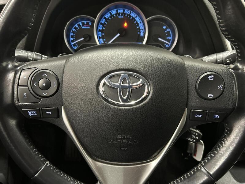 Toyota Auris vaihtoauto