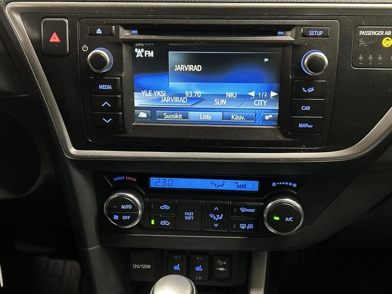 Toyota Auris vaihtoauto