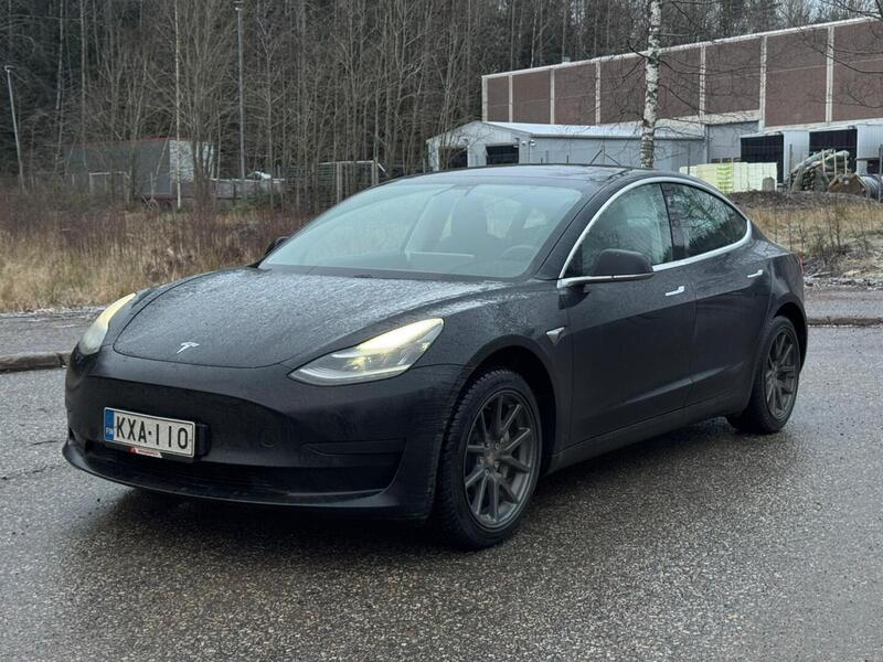 Tesla Model 3 vaihtoauto