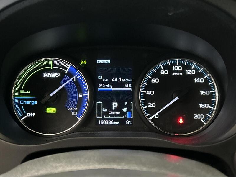 Mitsubishi Outlander PHEV vaihtoauto