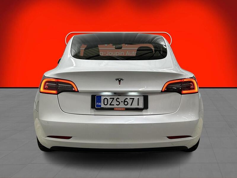 Tesla Model 3 vaihtoauto