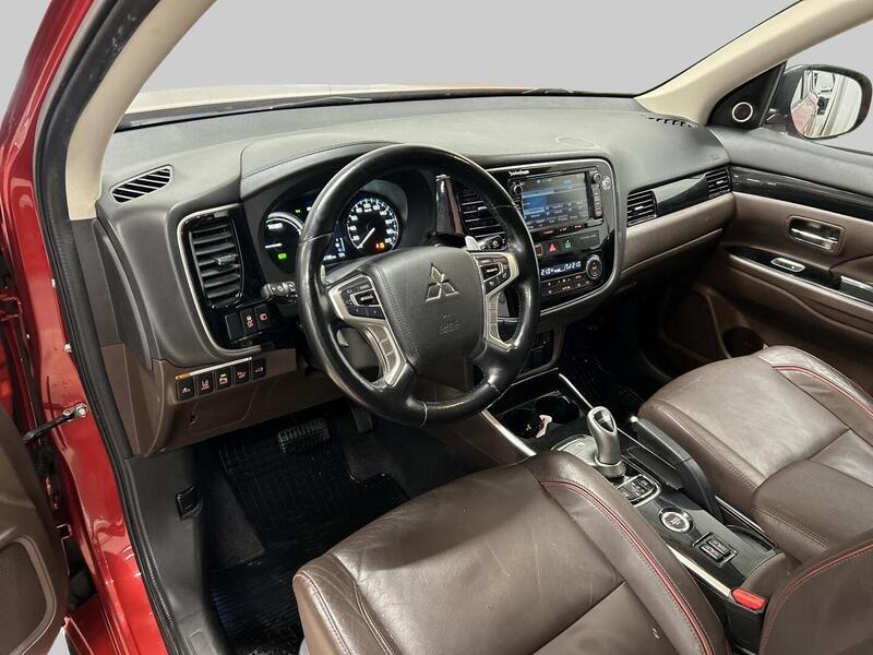 Mitsubishi Outlander PHEV vaihtoauto