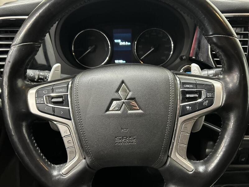 Mitsubishi Outlander PHEV vaihtoauto