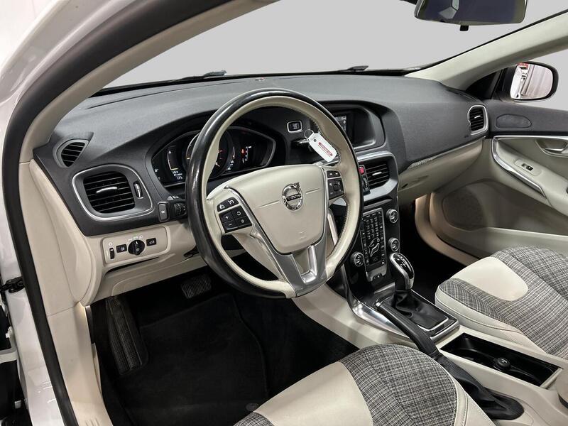 Volvo V40 Cross Country vaihtoauto