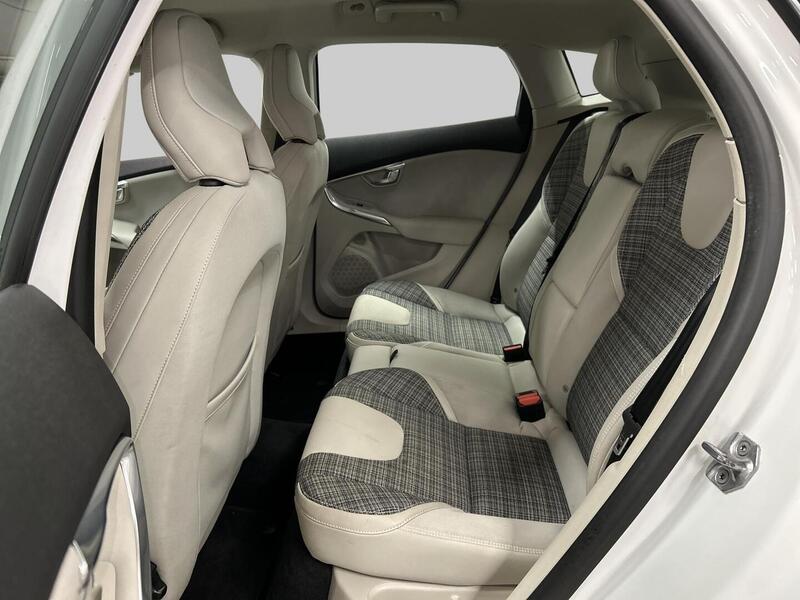 Volvo V40 Cross Country vaihtoauto