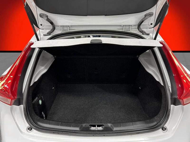 Volvo V40 Cross Country vaihtoauto