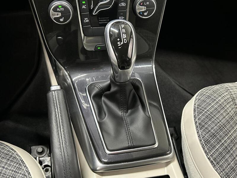 Volvo V40 Cross Country vaihtoauto