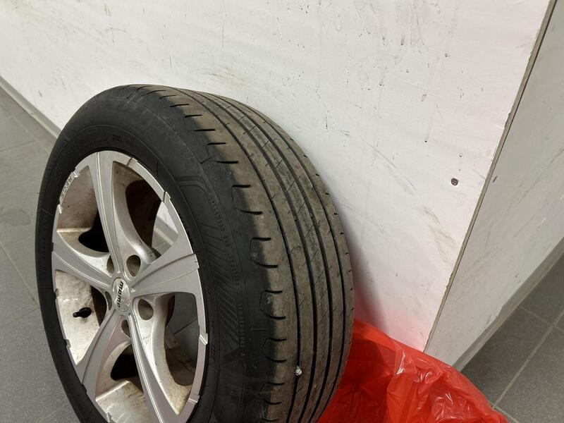 Toyota Avensis vaihtoauto