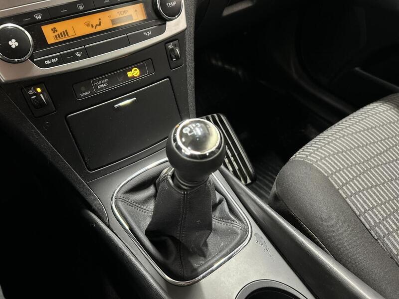 Toyota Avensis vaihtoauto