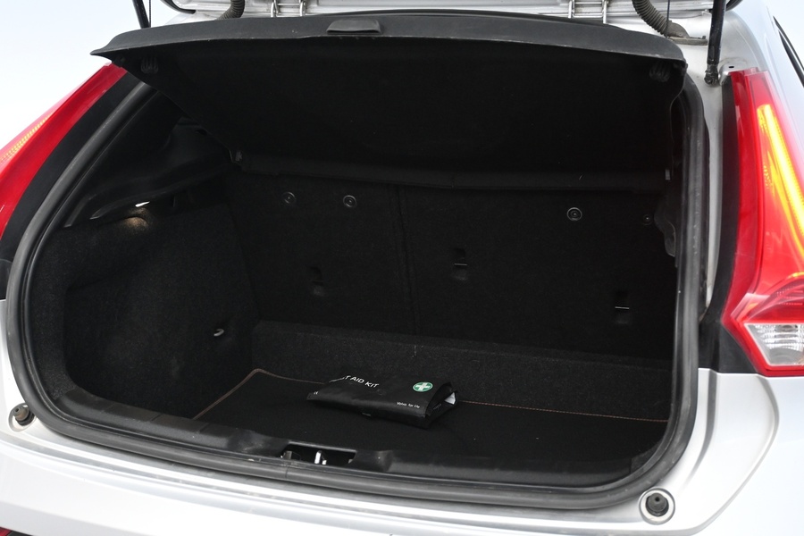 Volvo V40 Cross Country vaihtoauto