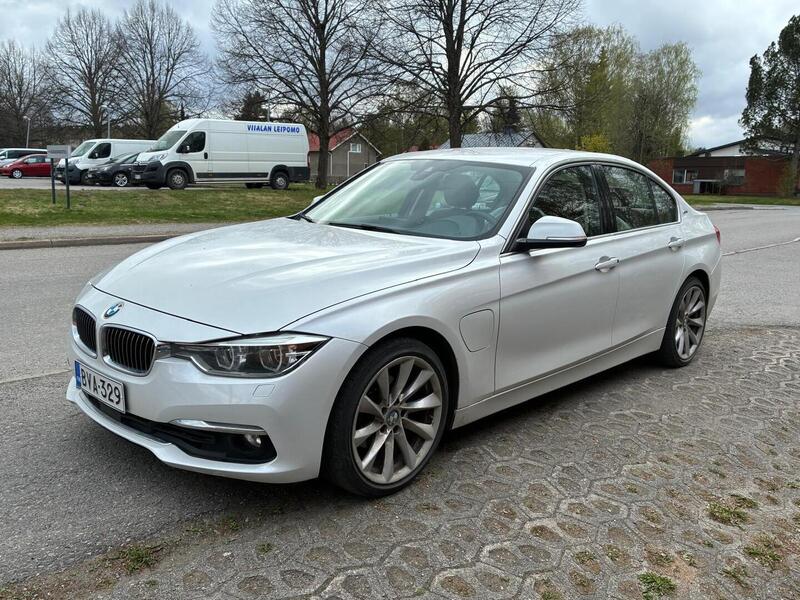 BMW 330 vaihtoauto