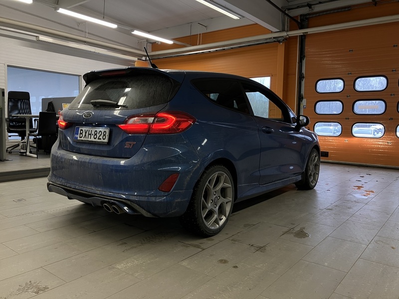 Ford Fiesta vaihtoauto