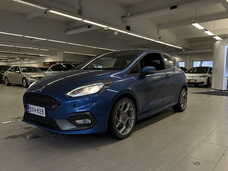 Ford Fiesta vaihtoauto