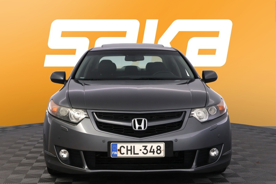 Honda Accord vaihtoauto