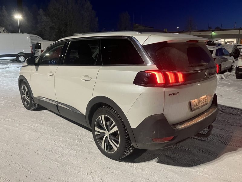 Peugeot 5008 vaihtoauto