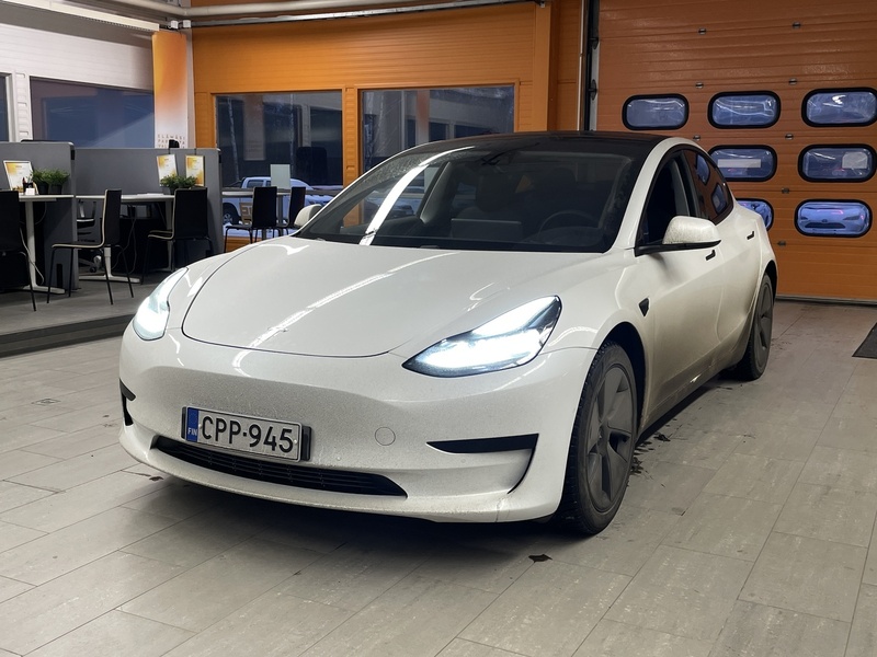 Tesla Model 3 vaihtoauto