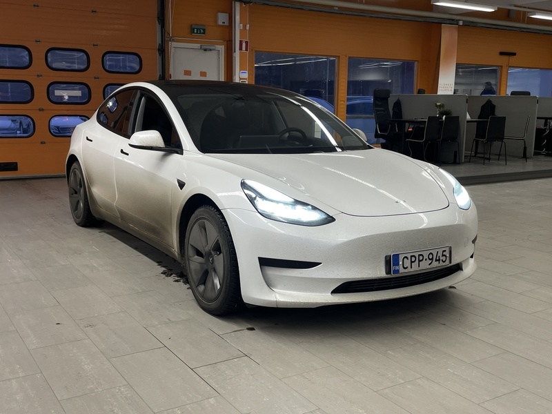 Tesla Model 3 vaihtoauto