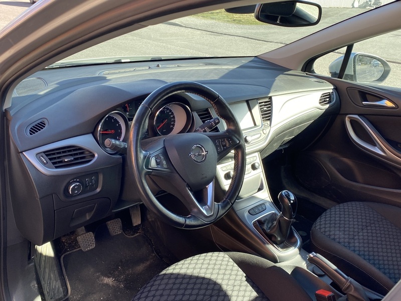 Opel Astra vaihtoauto