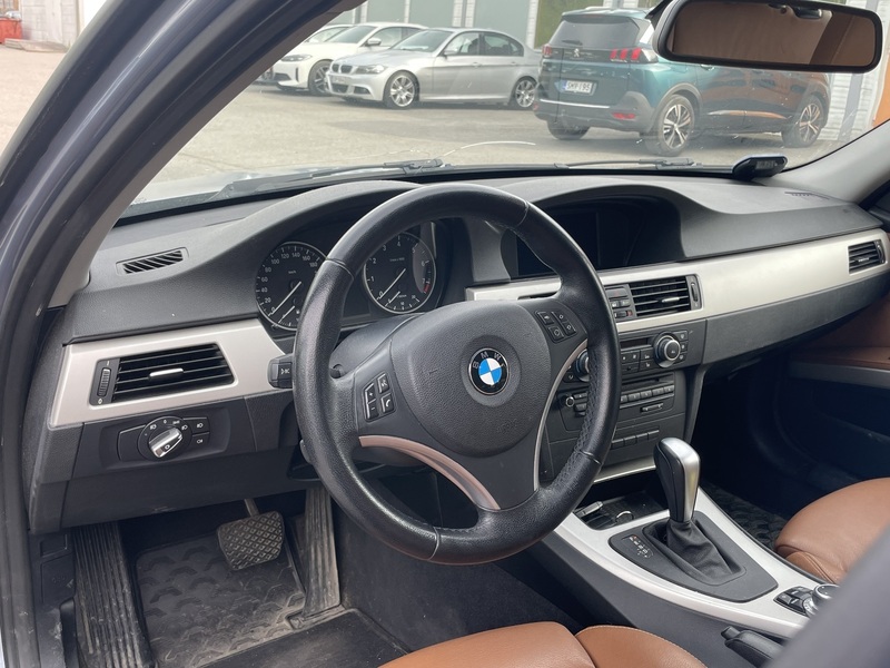 BMW 320 vaihtoauto