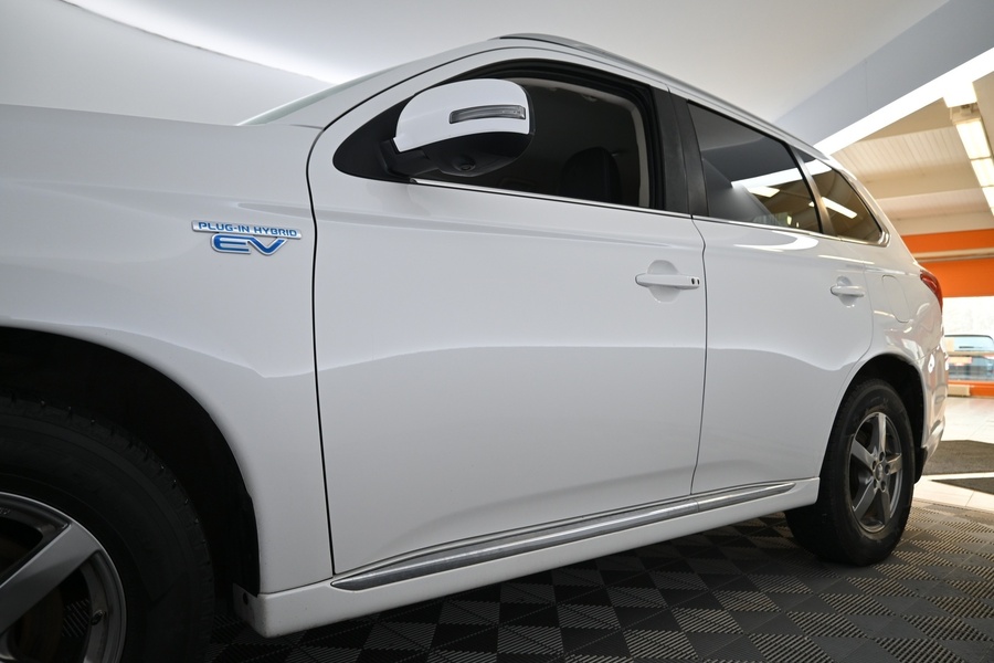 Mitsubishi Outlander PHEV vaihtoauto