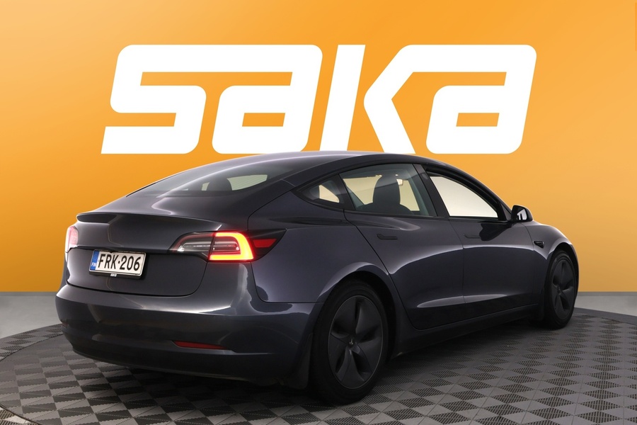 Tesla Model 3 vaihtoauto