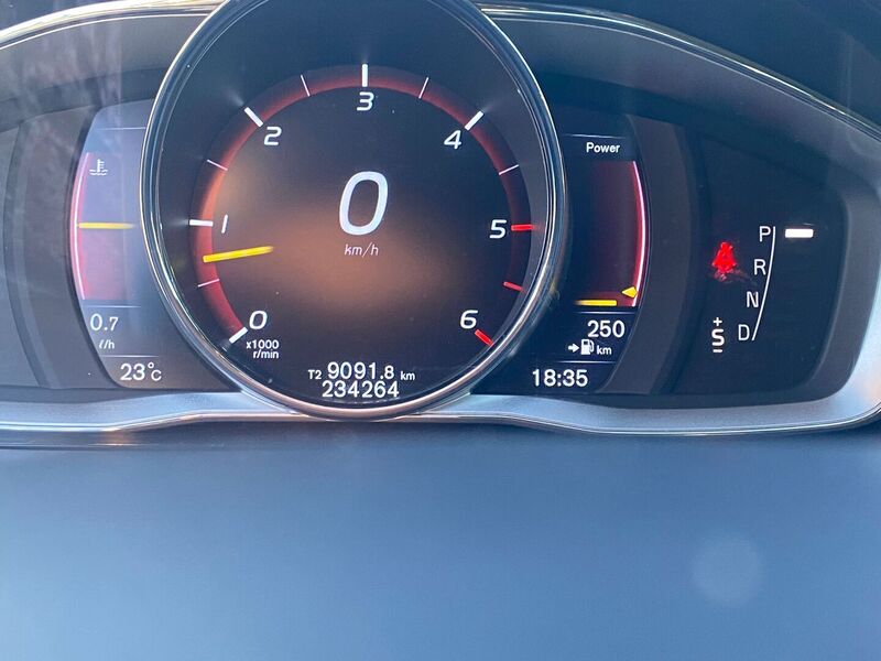 Volvo V60 Cross Country vaihtoauto