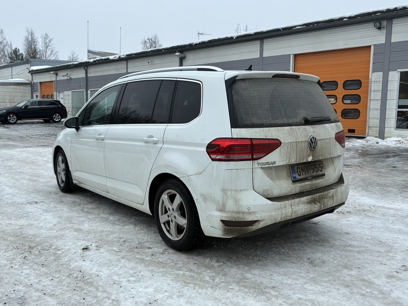 Volkswagen Touran vaihtoauto