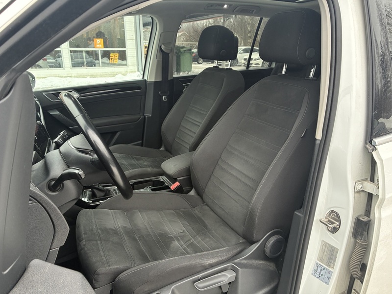 Volkswagen Touran vaihtoauto