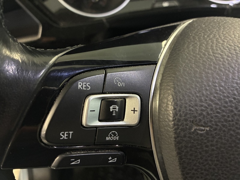 Volkswagen Touran vaihtoauto