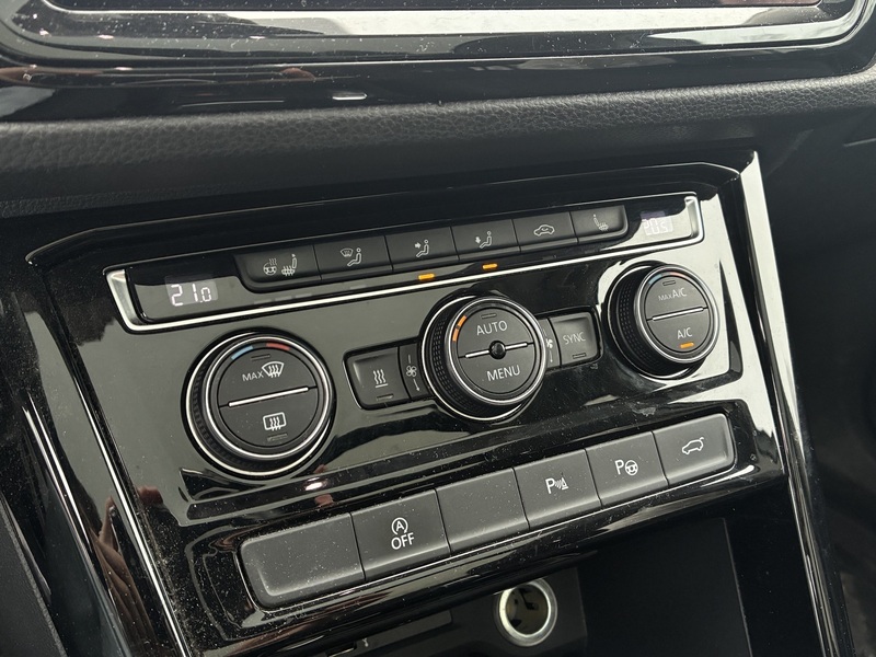 Volkswagen Touran vaihtoauto