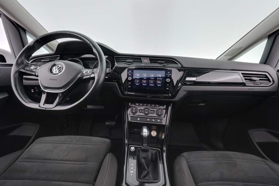 Volkswagen Touran vaihtoauto